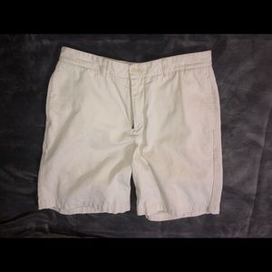 Men’s size 33 vineyard vines shorts